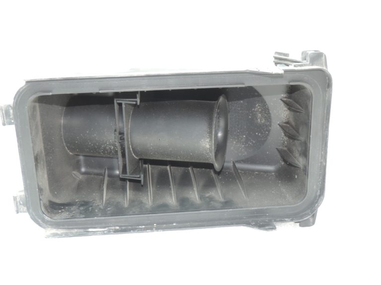 Oriģināls Toyota Avensis T25 Corolla E12 1.8/1.6 gaisa filtra kastes vāks
