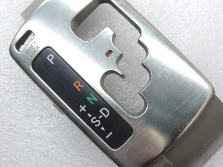 Oriģināls Toyota Avensis T25 automātiskās pārnesumkārbas sviras pārsegs PRND sloksne