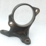 Oriģināls Toyota Avensis T25 2.0d/2.2d piedziņas vārpstas gultņa kronšteins 4345705050