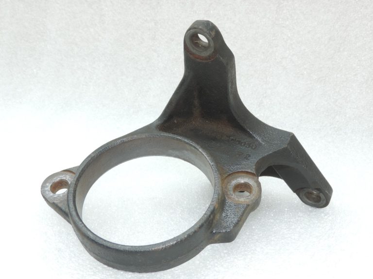 Oriģināls Toyota Avensis T25 2.0d/2.2d piedziņas vārpstas gultņa kronšteins 4345705050