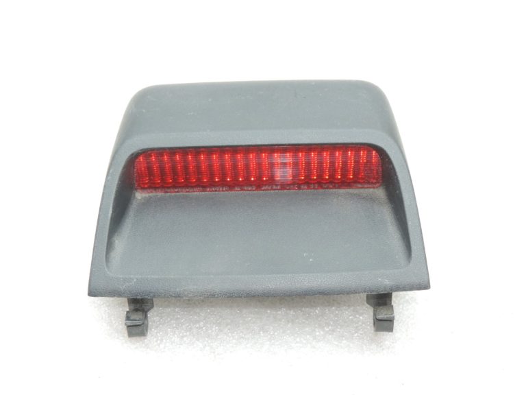 Oriģināls Toyota Corolla E12 trešais bremžu lukturis 8157012350B0
