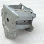 Oriģinālais 2007-2013 Toyota Auris E15 aizmugurējā bampera stiprinājuma kronšteins kreisais