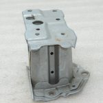 Oriģinālais 2007-2013 Toyota Auris E15 aizmugurējā bampera stiprinājuma kronšteins kreisais