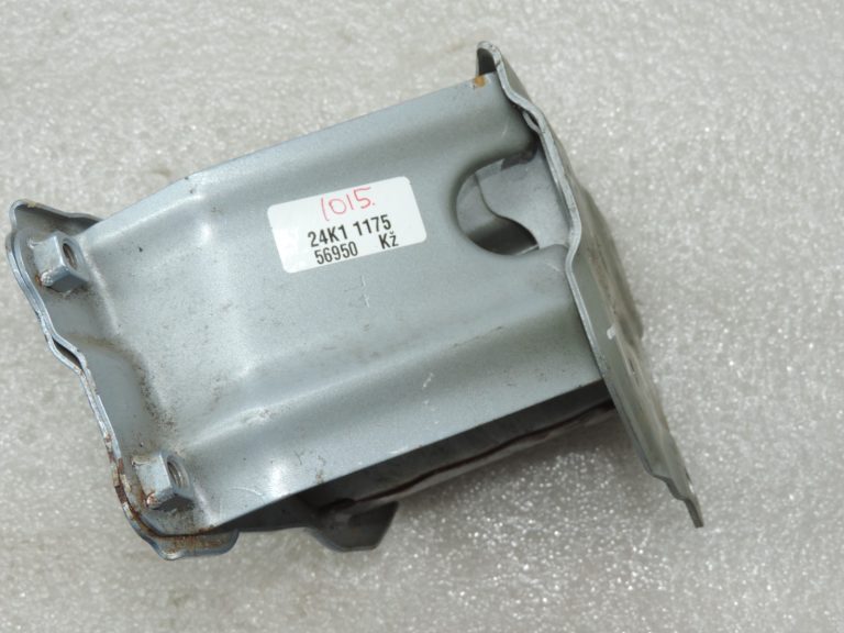 Oriģinālais 2007-2013 Toyota Auris E15 aizmugurējā bampera stiprinājuma kronšteins kreisais