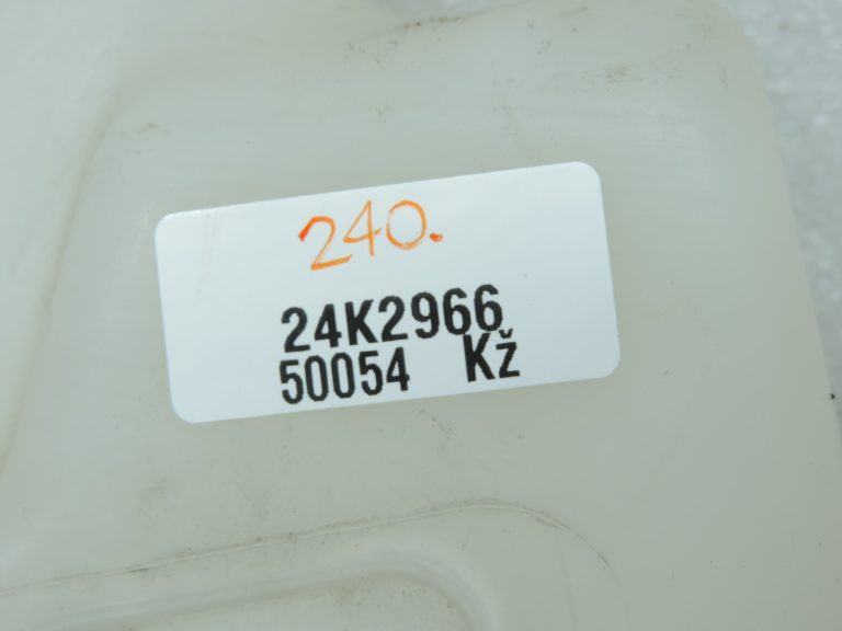 Oriģinālā Toyota RAV4 II XA20 2.0 VVTi 1AZFE dzesēšanas šķidruma tvertne 1647028050