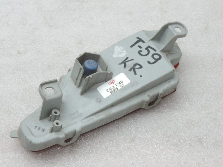 Oriģinālais 2011-2014 Toyota Yaris P13 aizmugurējais kreisais atstarotājs 815900D060