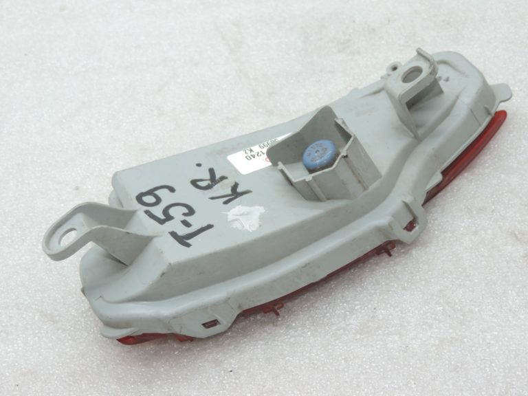 Oriģinālais 2011-2014 Toyota Yaris P13 aizmugurējais kreisais atstarotājs 815900D060