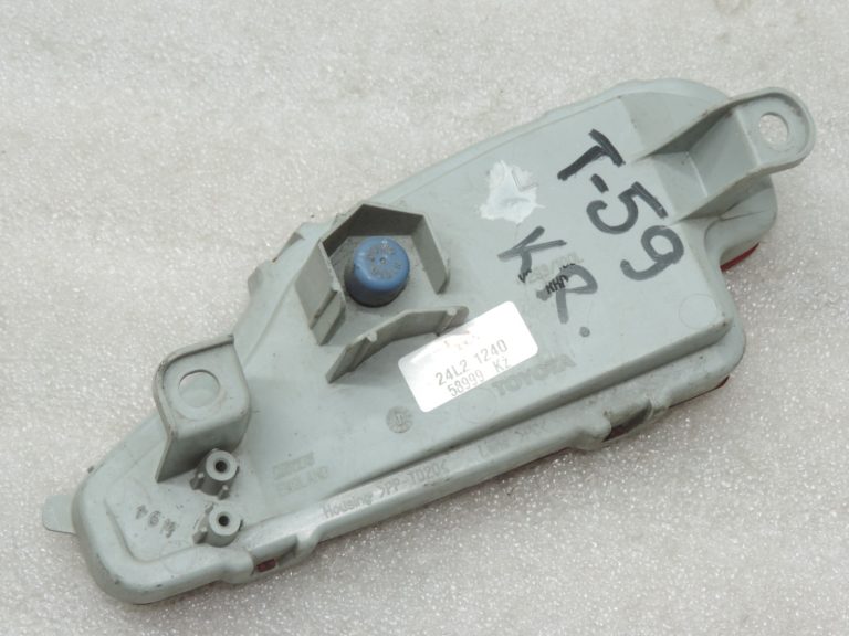 Oriģinālais 2011-2014 Toyota Yaris P13 aizmugurējais kreisais atstarotājs 815900D060