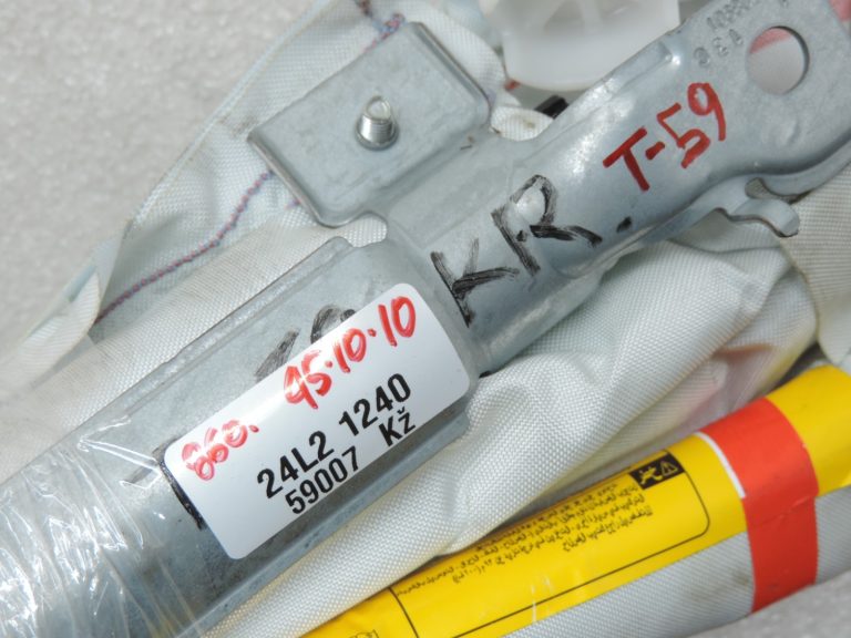 Oriģinālais 2011-2020 Toyota Yaris P13 2011-2020 Drošības modulis aizkars kreisais