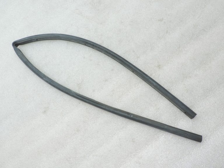 Oriģinālais 2011-2020 Toyota Yaris P13 motora nodalījuma pārsega blīvējums