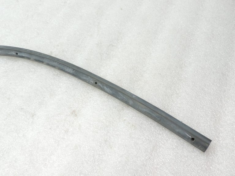 Oriģinālais 2011-2020 Toyota Yaris P13 motora nodalījuma pārsega blīvējums