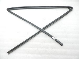 Oriģināls 2011-2014 Toyota Yaris P13 priekšējā kreisā loga blīvētājs 681510D150
