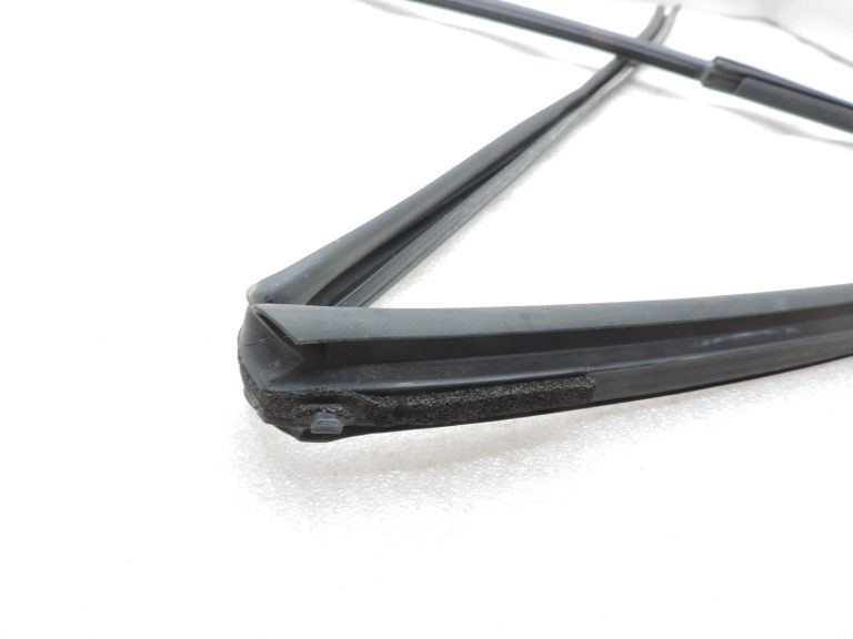 Oriģināls 2011-2014 Toyota Yaris P13 priekšējā kreisā loga blīvētājs 681510D150
