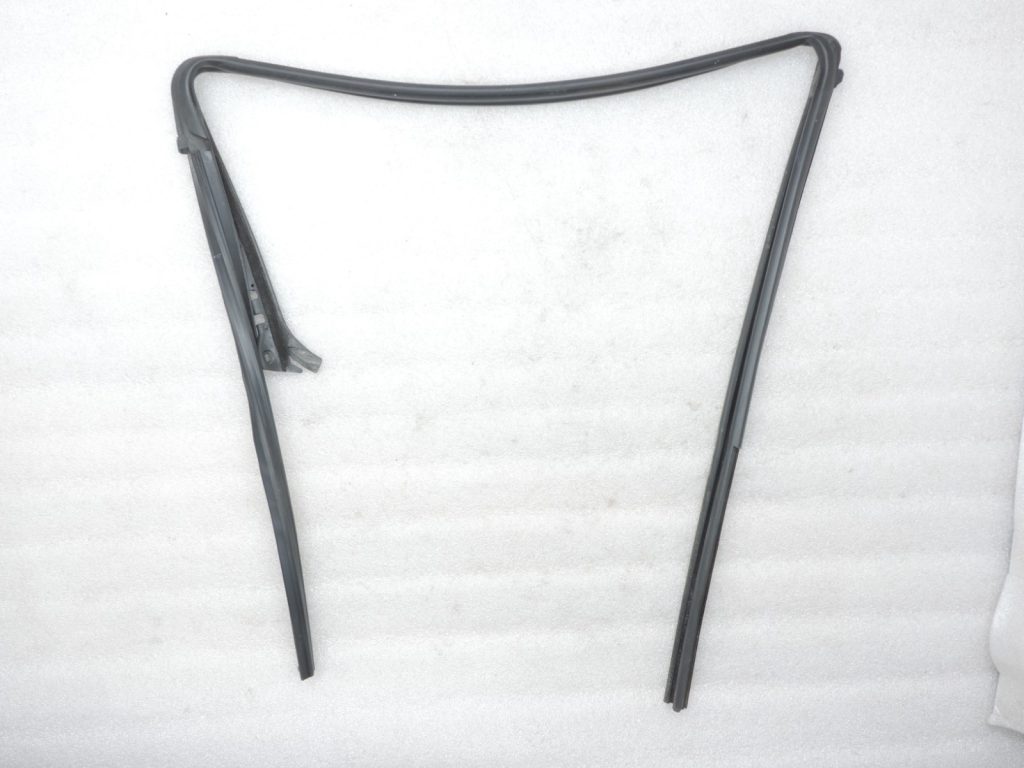 Genuine 2011-2014 Toyota Yaris P13 Rear left window seal 681520D100