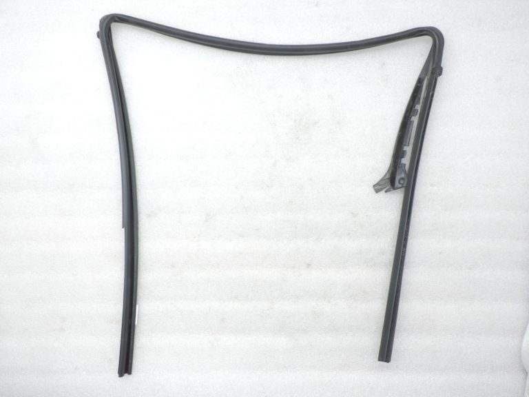 Oriģināls 2011-2014 Toyota Yaris P13 aizmugurējā labā stikla blīvējums 681420D120