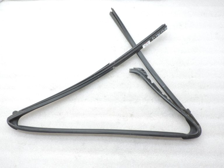 Oriģināls 2011-2014 Toyota Yaris P13 aizmugurējā labā stikla blīvējums 681420D120