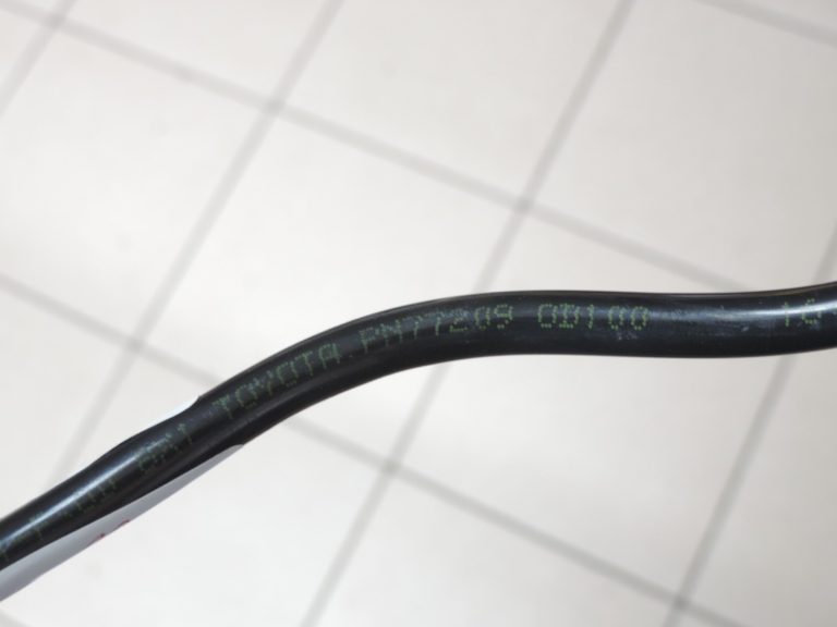 Oriģināla Toyota Yaris P13 1.3 VVT-i degvielas tvertnes degvielas padeves caurule 772090D100