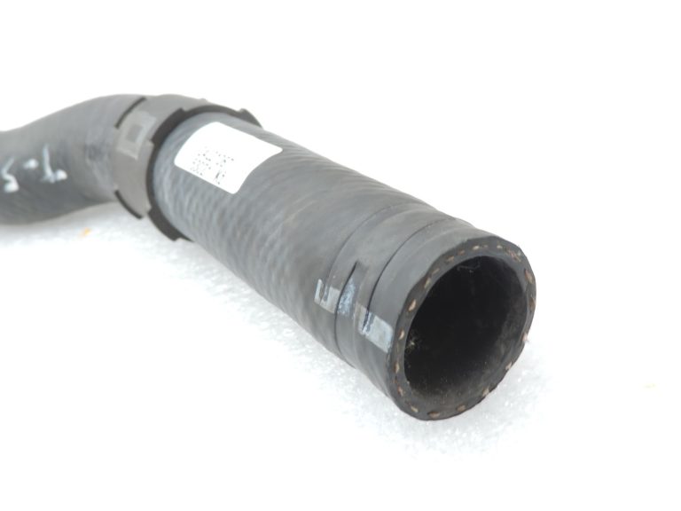 Oriģinālā Toyota Yaris P13 1.3 VVT-i ūdens šļūtene radiatora šļūtene 1657147080