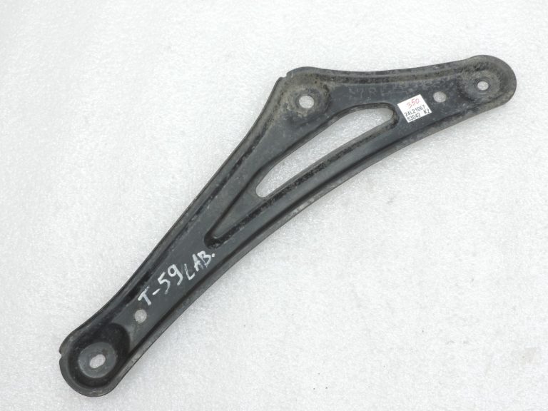 Oriģinālā Toyota Yaris P13 1.3 VVTi apakšējā stiprinājuma kronšteins aizmugurējā labajā pusē