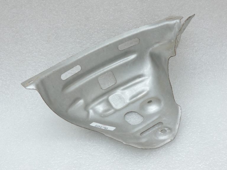 Oriģināls Toyota Yaris P13 1.3 1NR-FE Izplūdes kolektora siltuma vairogs 1716747011