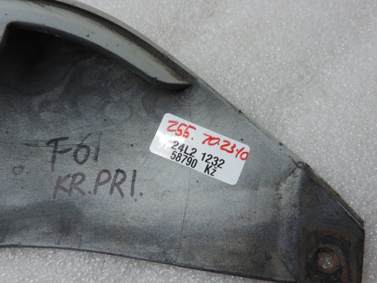 Toyota Corolla Verso AR10 priekšējā bampera pārsegs apakšējais kreisais 1C0 sudraba krāsā