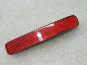 Oriģināls Toyota Corolla Verso AR10 aizmugurējā bampera atstarotājs labajā pusē 8191021050