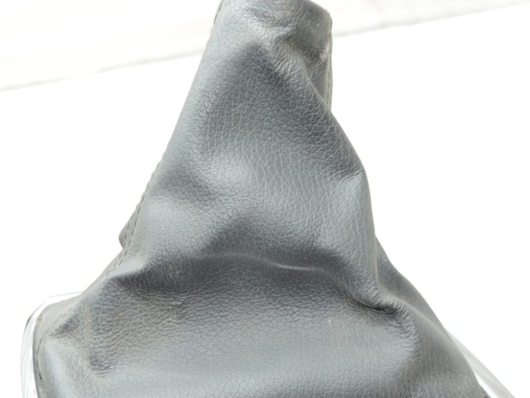 Oriģinālā Toyota Corolla Verso AR10 pārnesumu soma ar vāka rāmi 58808080F010B0