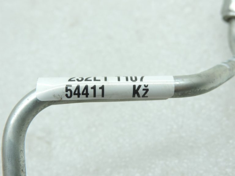 Oriģinālā Toyota Auris E150 2.2d 2ADFHV degvielas sadales caurule Nr.1 237010R020