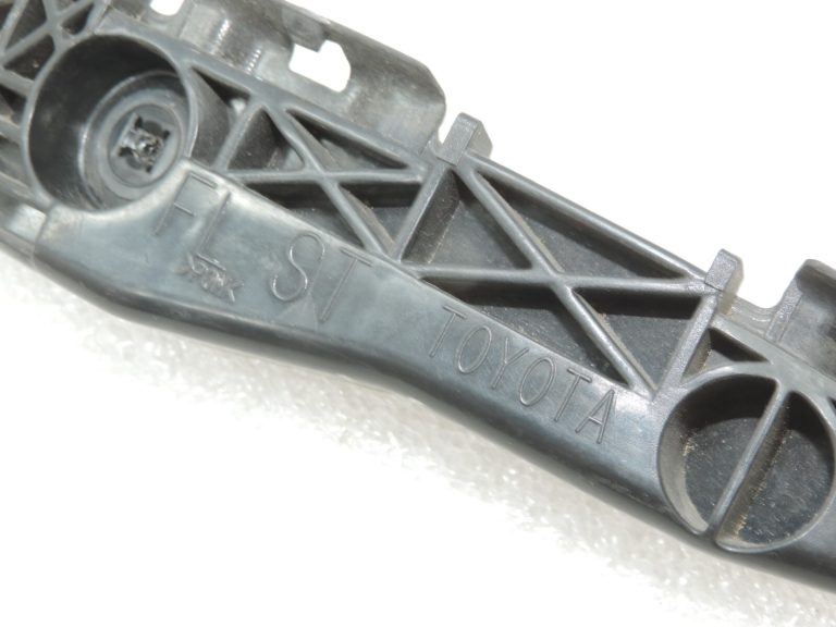 Oriģināls Toyota RAV4 III (XA30) aizmugurējā bampera kronšteins, kreisais 5215642030