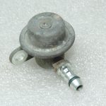 Oriģināls Toyota Yaris P9 1.3 VVT-i (2SZFE) degvielas iesmidzinātāja sliedes degvielas spiediena regulators