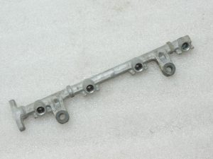 Oriģināls Toyota Yaris P9 1.3 VVT-i (2SZFE) degvielas iesmidzināšanas kolektors