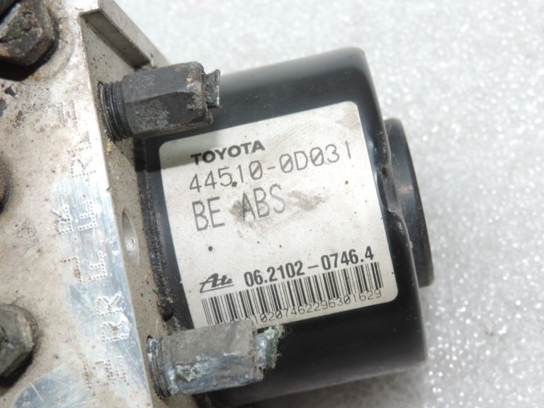 Oriģināls Toyota Yaris P9 ABS sūknis 445100D031 895410D040