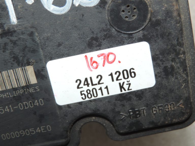 Oriģināls Toyota Yaris P9 ABS sūknis 445100D031 895410D040