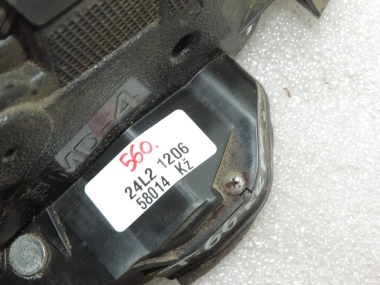 Oriģinālā Toyota Yaris P9 durvju slēdzene priekšējā kreisā centrālā bloķēšana 690400D140