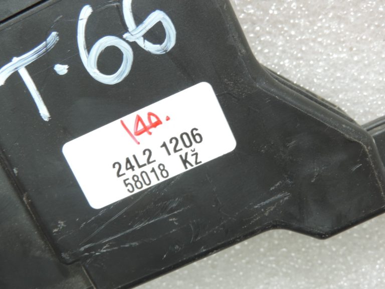Oriģināls Toyota Yaris P9 gaisa kondicioniera pastiprinātāja vadības bloks 886500D180