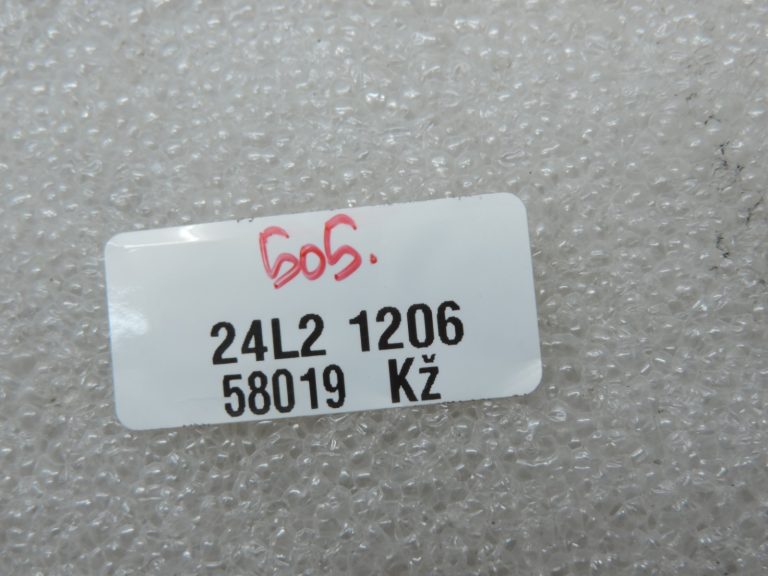 Toyota Yaris P9 slēdzeņu cilindru komplekts cilindru slēdzenes priekšējo durvju slēdzene 2x atslēga