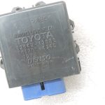 Oriģināls Toyota Yaris P9 priekšējo lukturu vadības bloka relejs Priekšējo lukturu vadības bloka relejs