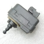 Oriģinālais Toyota Yaris P9 priekšējo lukturu servomotors kreisais/labais
