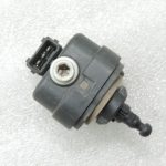 Oriģinālais Toyota Yaris P9 priekšējo lukturu servomotors kreisais/labais
