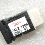 Oriģināls Toyota Yaris P9 centrālās bloķēšanas slēdzis 849300D020