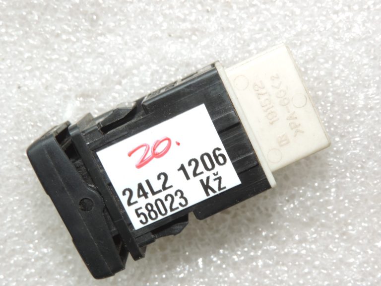 Oriģināls Toyota Yaris P9 centrālās bloķēšanas slēdzis 849300D020