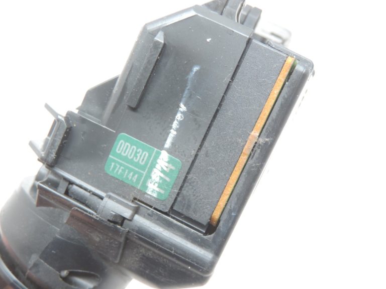 Oriģināls Toyota Yaris P9 stūres kolonnas slēdža slēdzis 846520D030