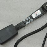 Oriģinālā Toyota Yaris P9 drošības jostas sprādze priekšējā kreisā tumši pelēka 732300D160B0