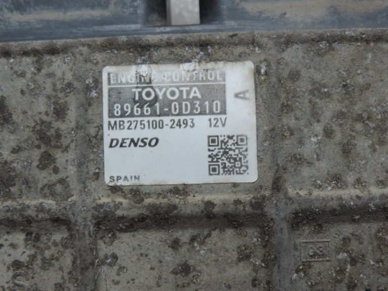 Oriģināls Toyota Yaris P9 1.3 VVT-i (2SZFE) motora vadības bloks 896610D310