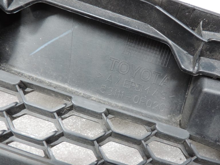 Oriģināls 2004-2009 Toyota Corolla Verso AR10 radiatora režģis krāsa: 1C3