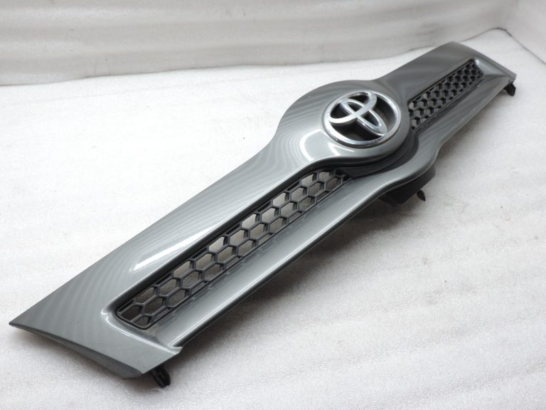 Oriģināls 2004-2009 Toyota Corolla Verso AR10 radiatora režģis krāsa: 1C3