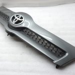 Oriģināls 2004-2009 Toyota Corolla Verso AR10 radiatora režģis krāsa: 1C3