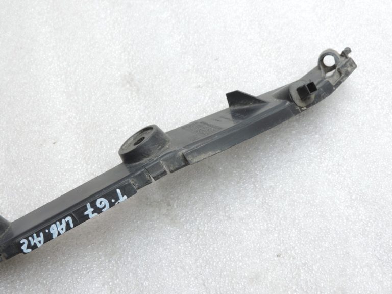 Oriģinālais 2004-2009 Toyota Corolla Verso AR10 aizmugurējā bampera kronšteins labajā pusē