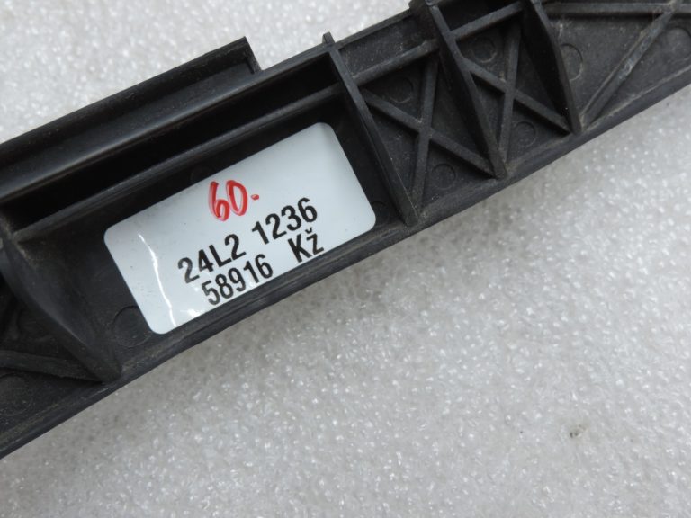Oriģinālais 2004-2009 Toyota Corolla Verso AR10 bampera kronšteins priekšējais labais