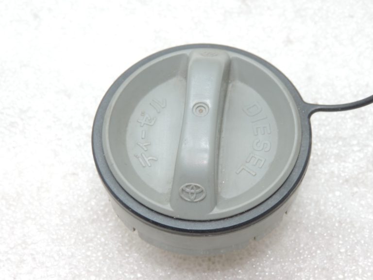 Oriģinālais 2004-2009 Toyota Corolla Verso AR10 dīzeļdegvielas uzpildes vāciņš 7730060010